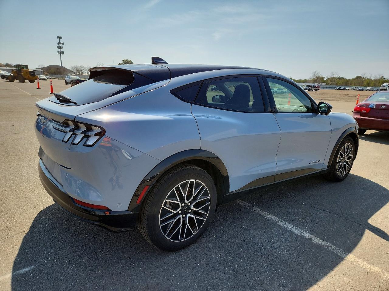 2024 Ford Mustang Mach-E Premium - Фото 3