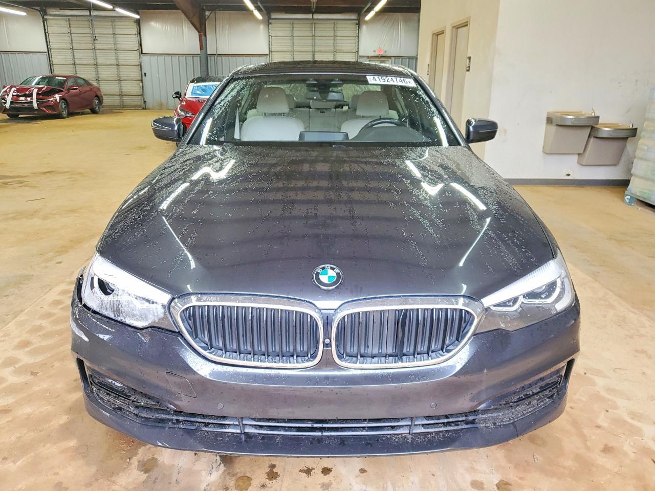 2019 BMW 530 I - Фото 5