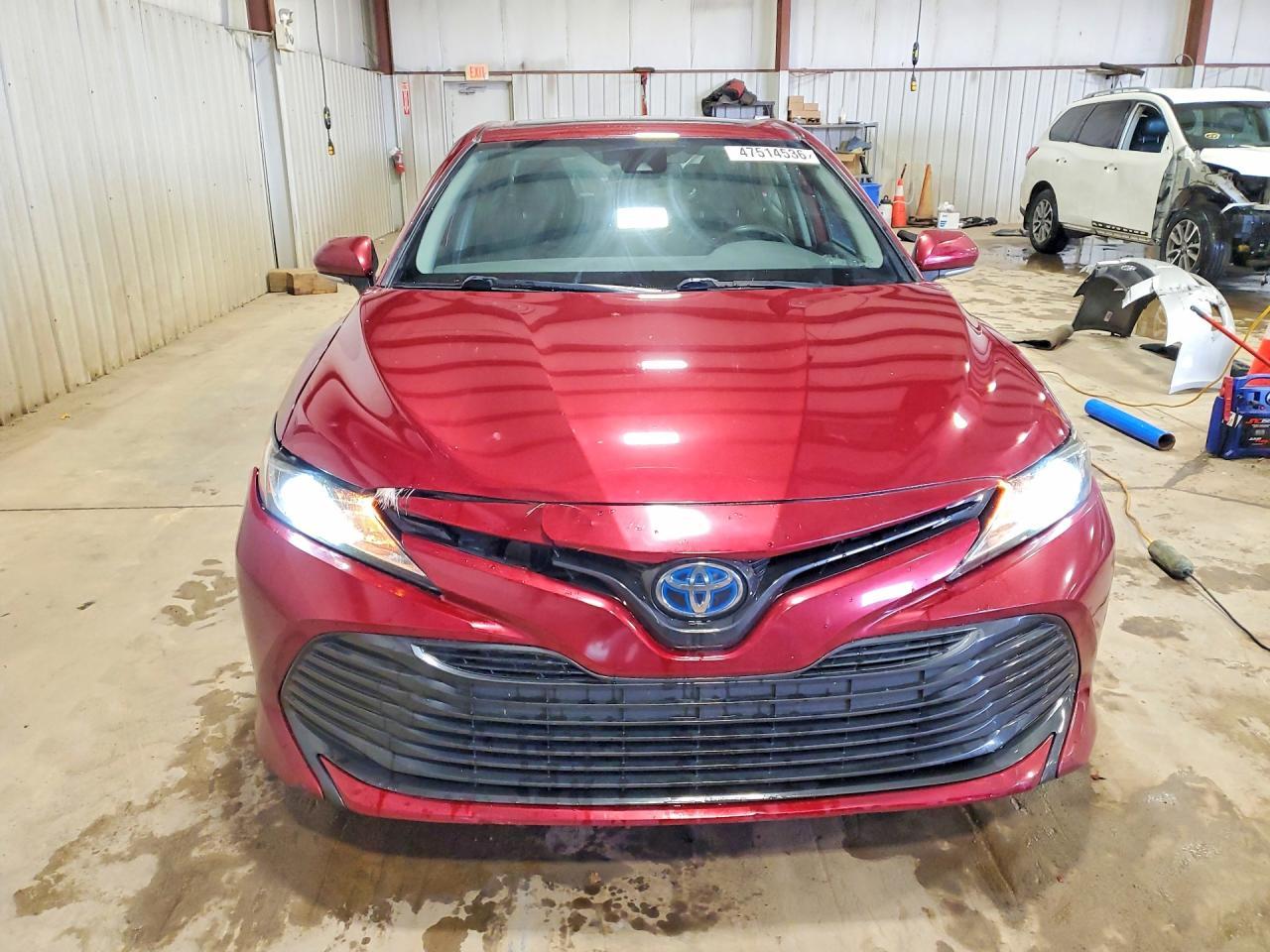 2019 Toyota Camry Hybrid Le - Image 5