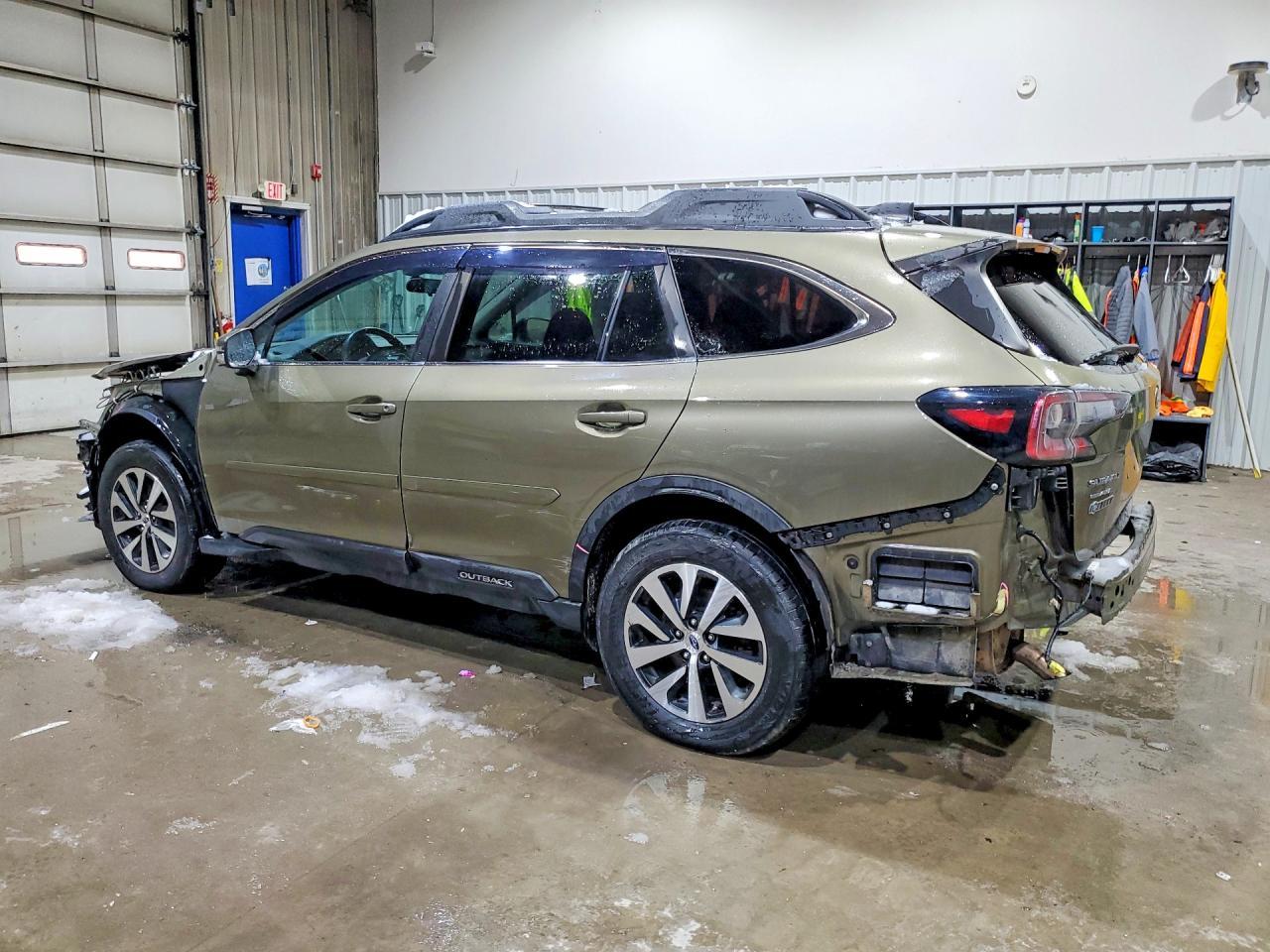 2020 Subaru Outback Premium - Фото 2