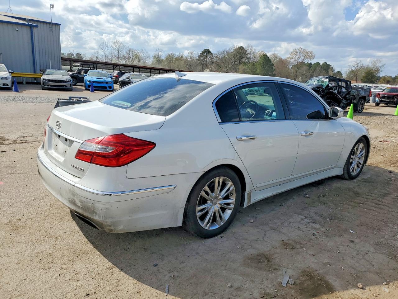 2013 Hyundai Genesis 3.8L - Image 3