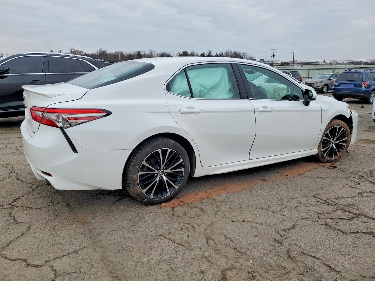2018 Toyota Camry Se - Фото 3