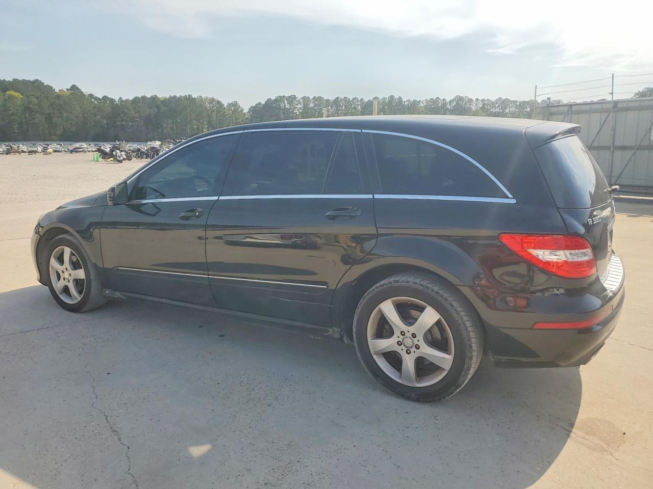 2011 Mercedes-Benz R 350 4Matic - Фото 2