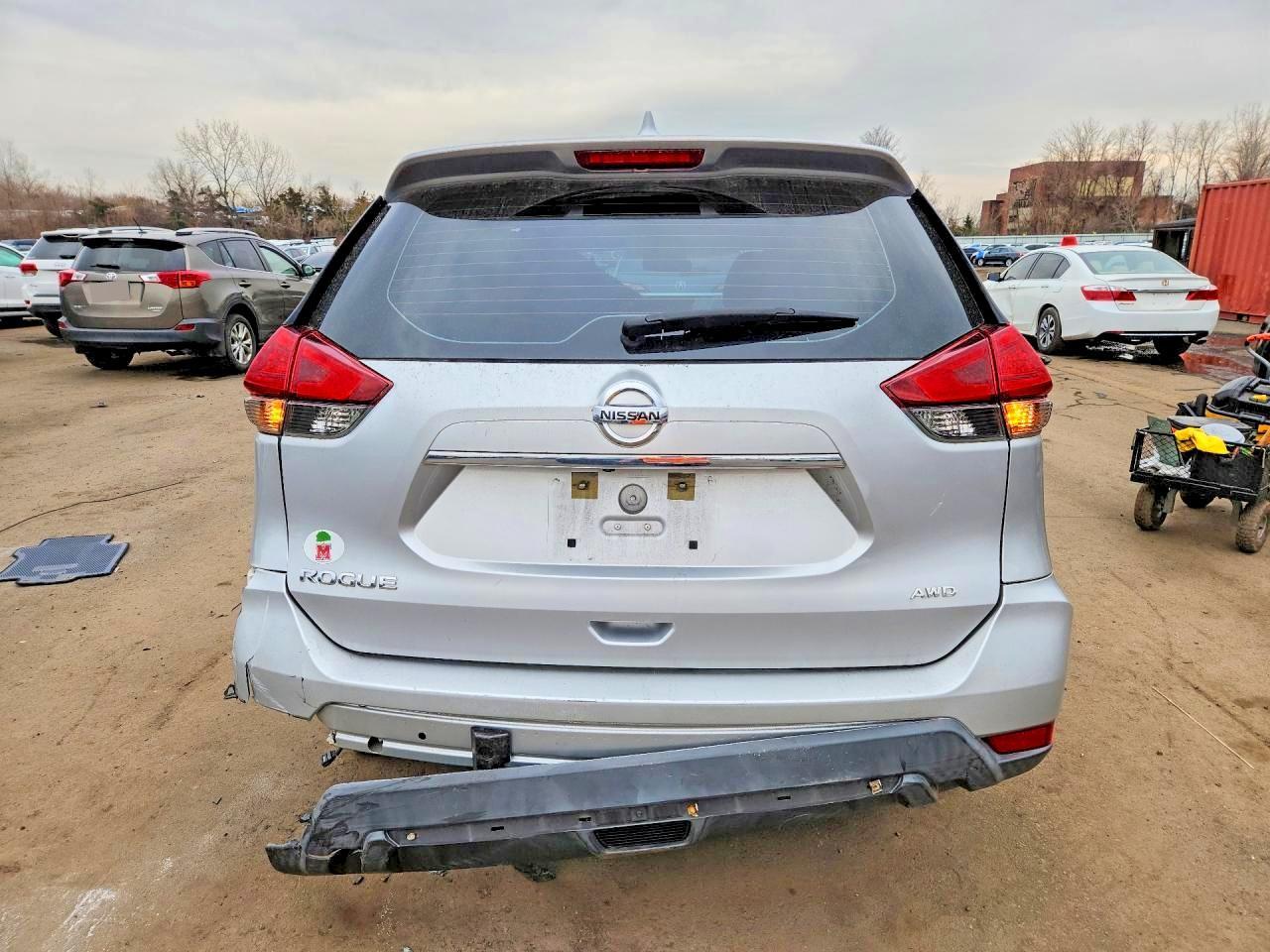 2017 Nissan Rogue S - Image 6