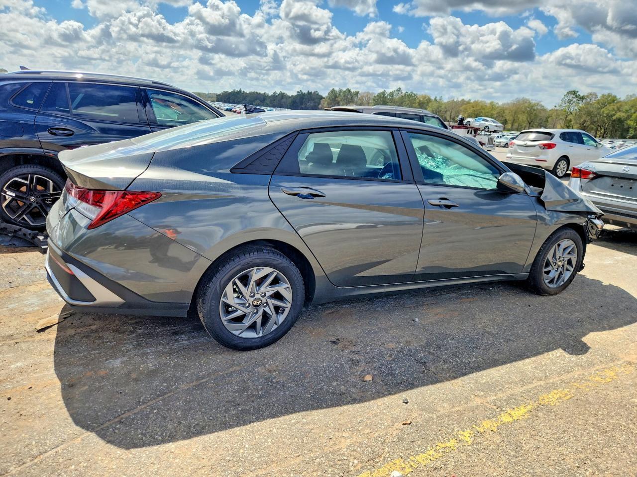 2024 Hyundai Elantra Hybrid Blue - Image 3