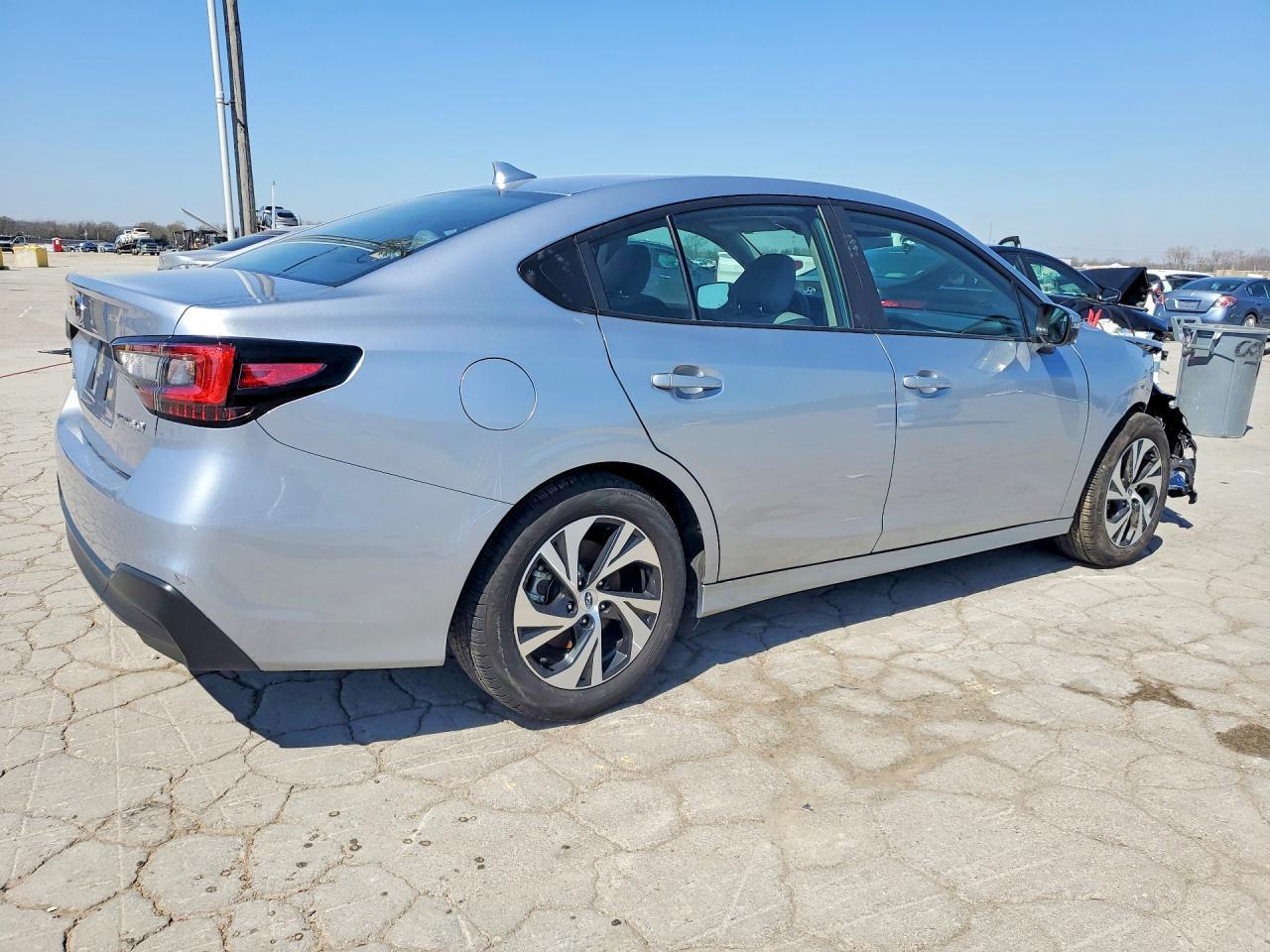 2025 Subaru Legacy Premium - Фото 3