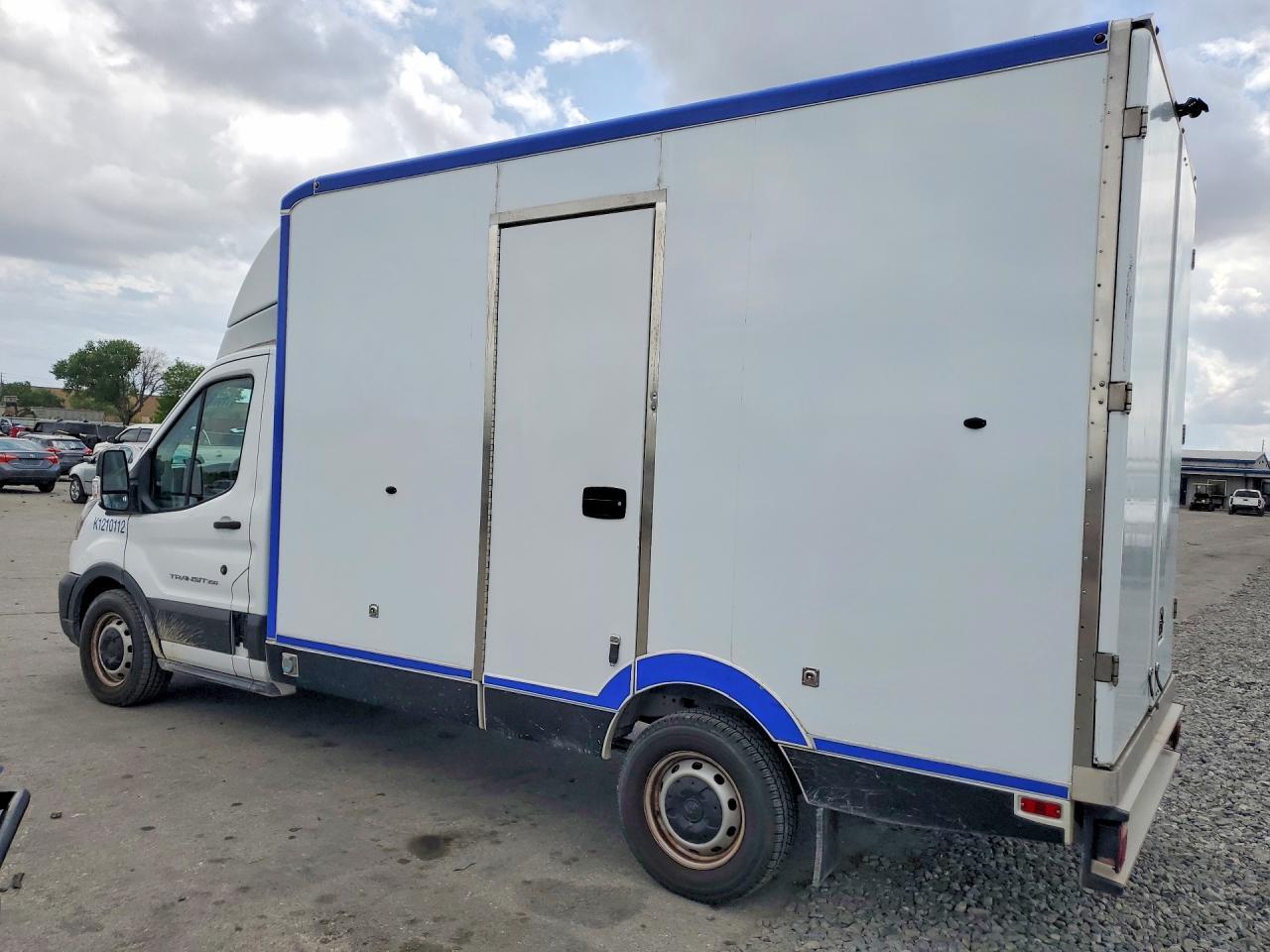 2021 Ford Transit Delivery Truck - Фото 2