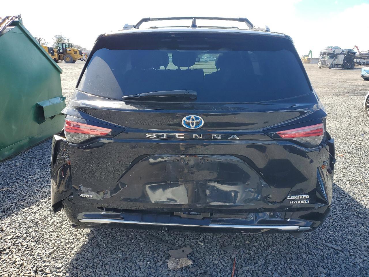 2022 Toyota Sienna Limited 7-Passenger - Фото 6