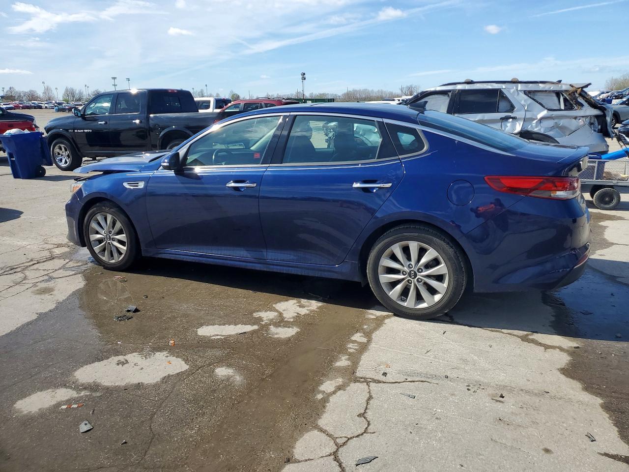 2018 Kia Optima S - Фото 2