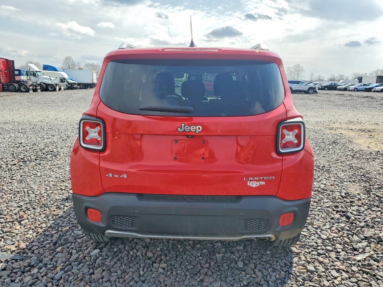 2016 Jeep Renegade - Фото 6
