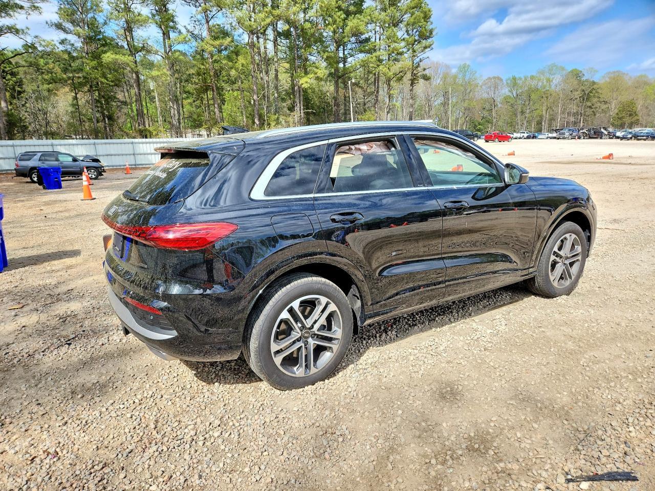 2025 Audi Q5 Premium - Фото 3