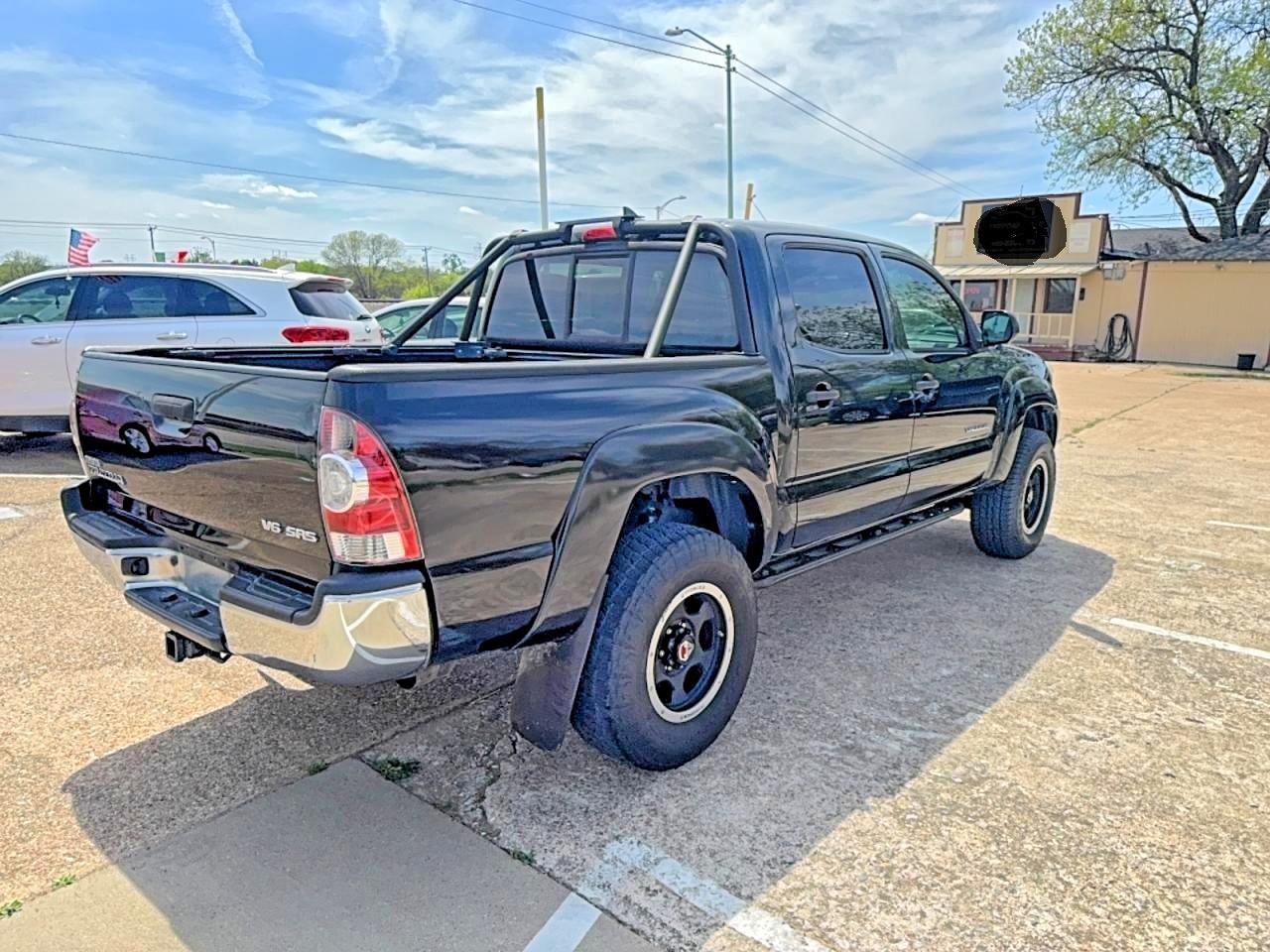 2014 Toyota Tacoma V6 - Image 4
