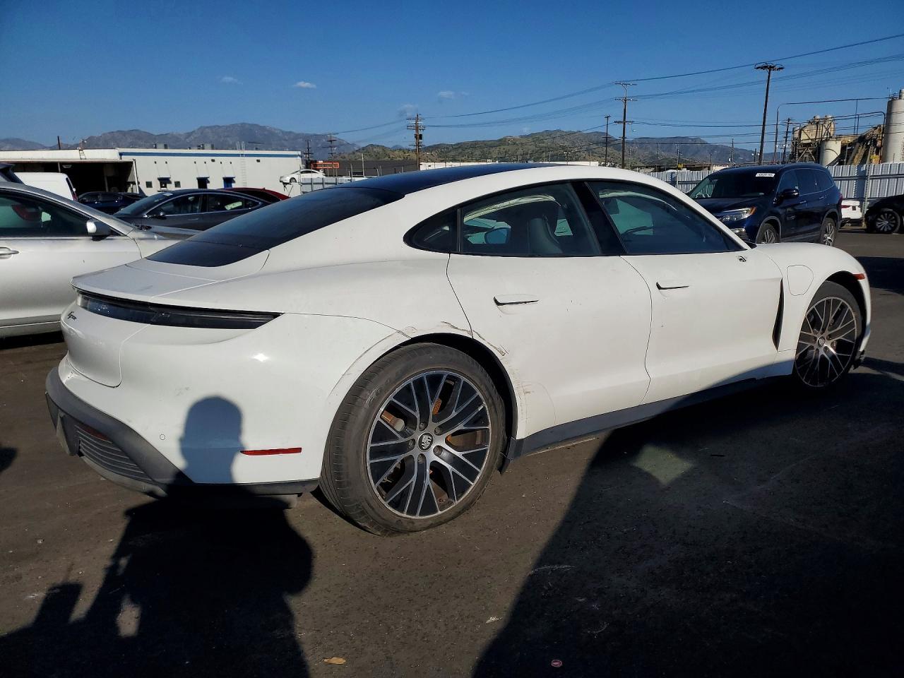 2023 Porsche Taycan - Фото 3