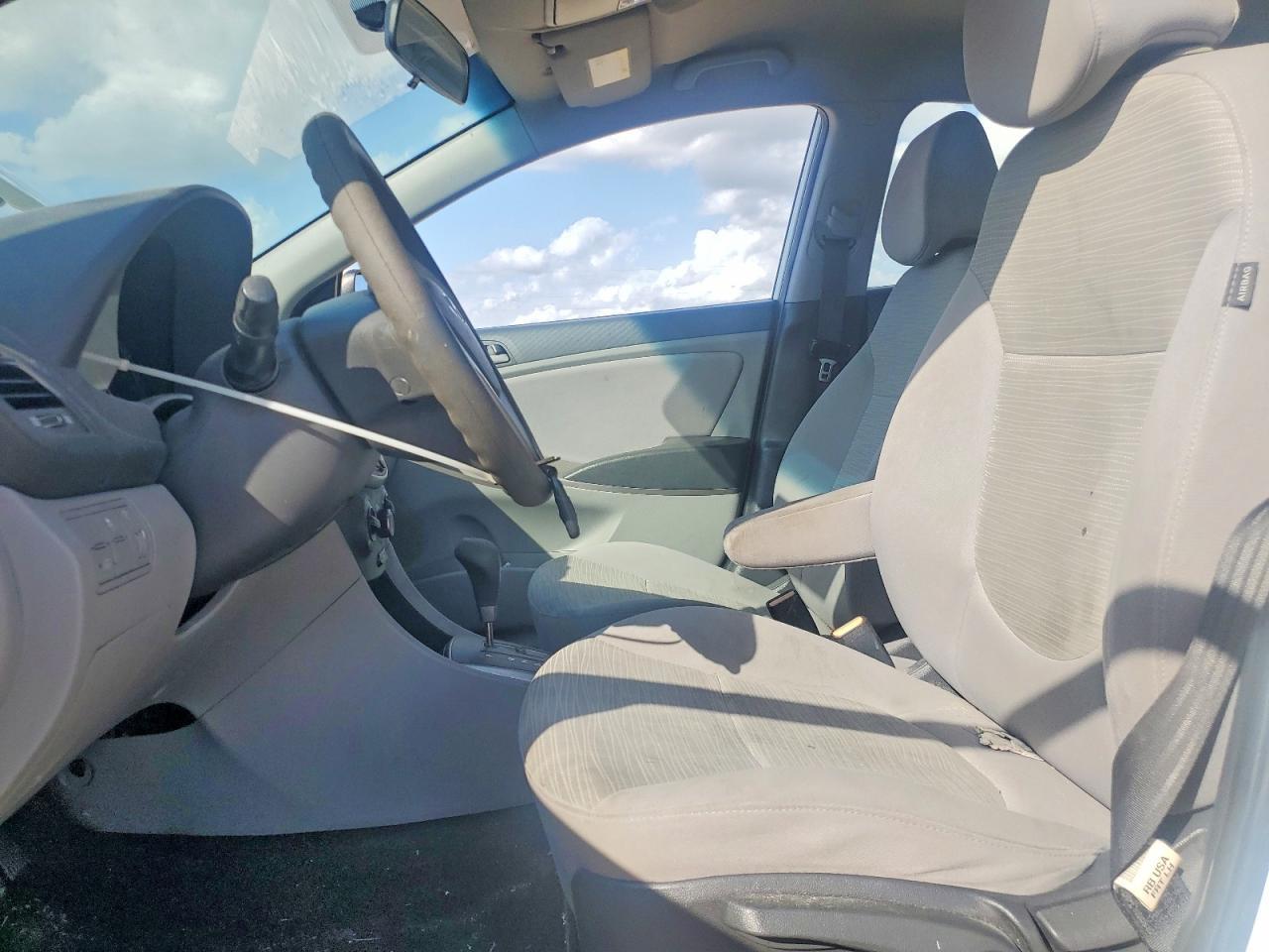 2016 Hyundai Accent Se - Фото 7