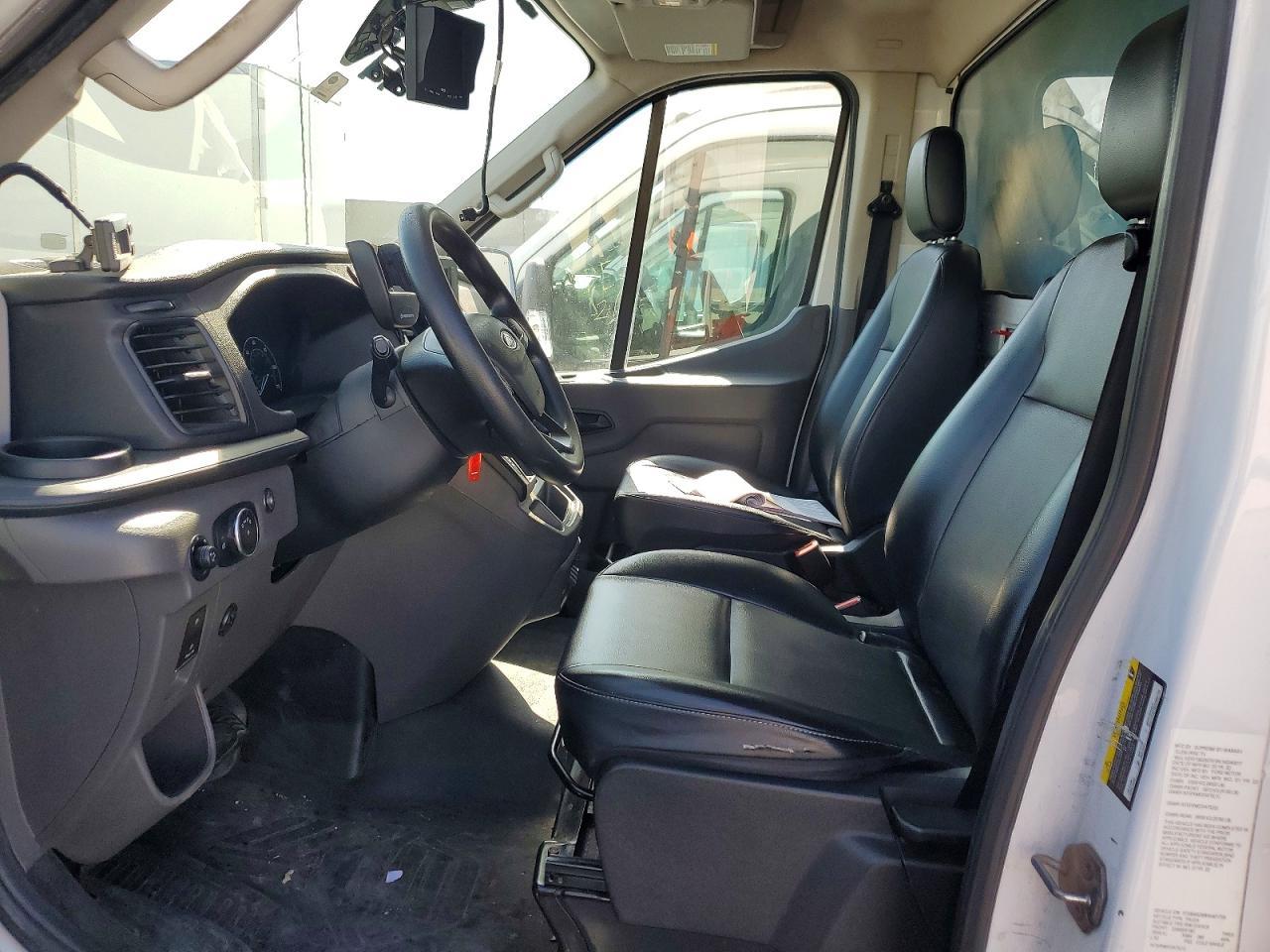 2022 Ford Transit Delivery Truck - Фото 5