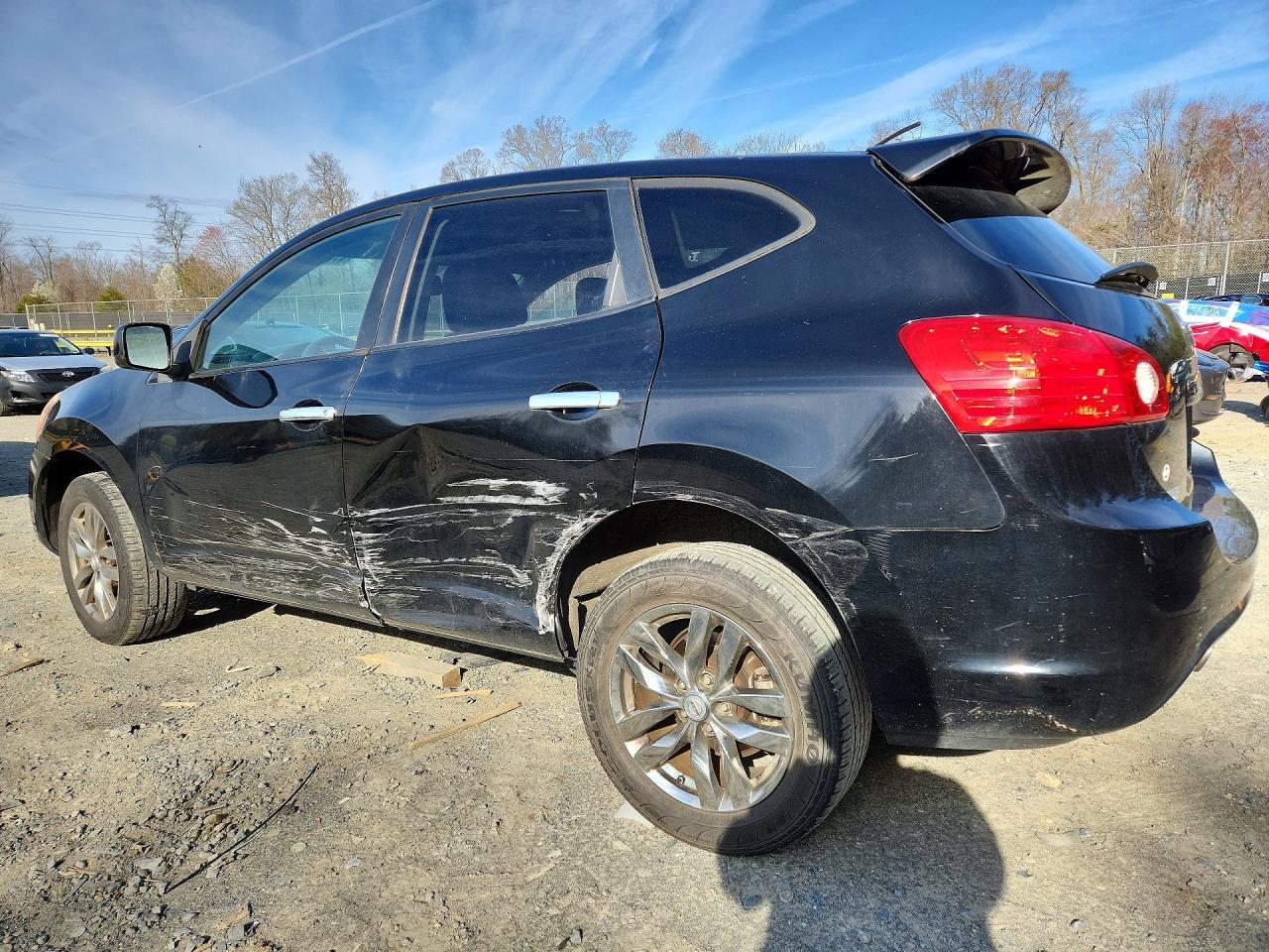 2010 Nissan Rogue S - Фото 2