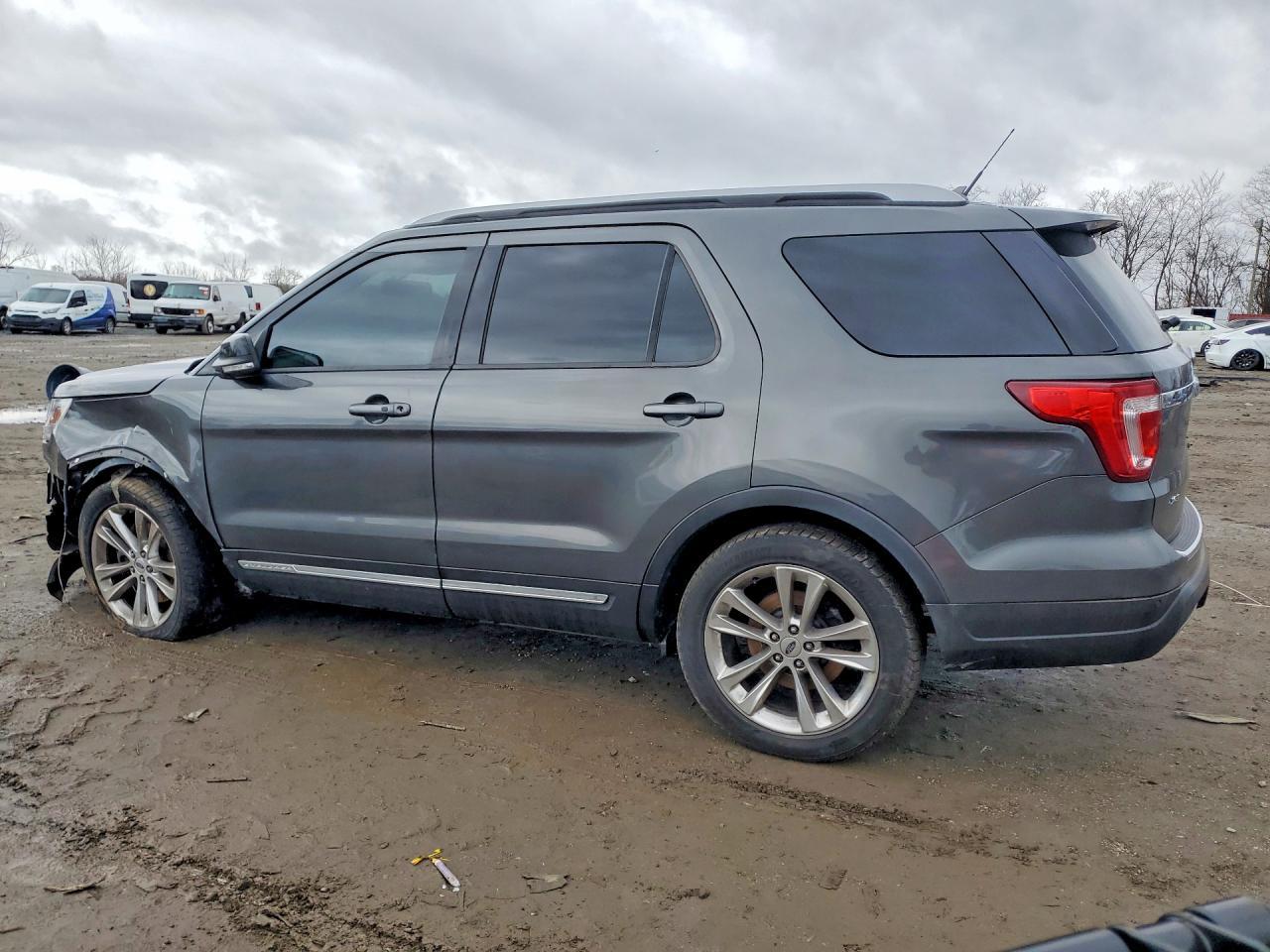 2018 Ford Explorer Xlt - Image 2