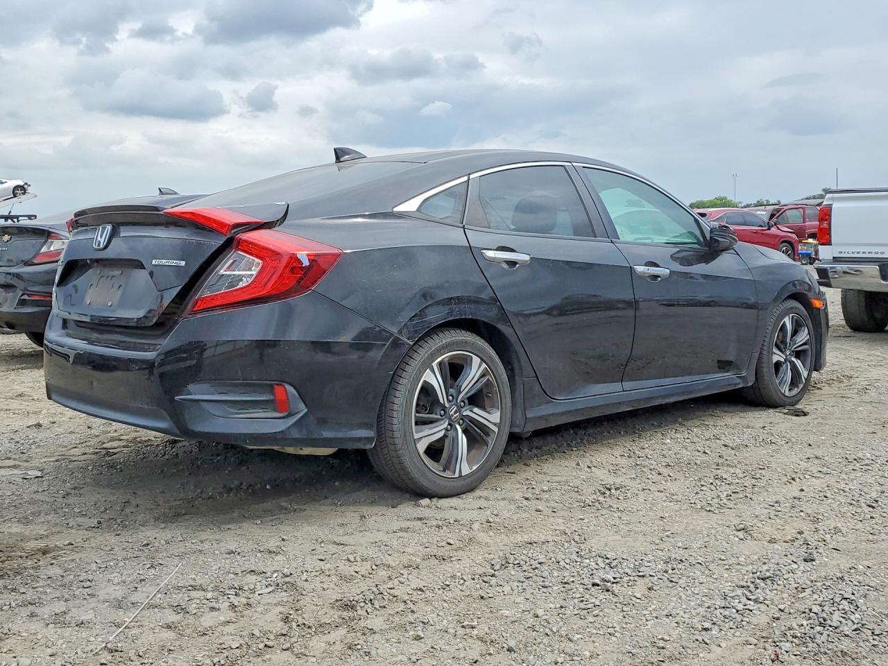 2016 Honda Civic Touring - Фото 3