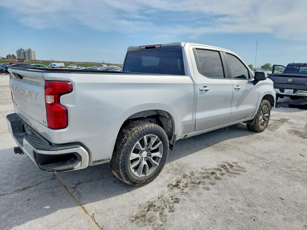 2021 Chevrolet Silverado K1500 Lt - Фото 3
