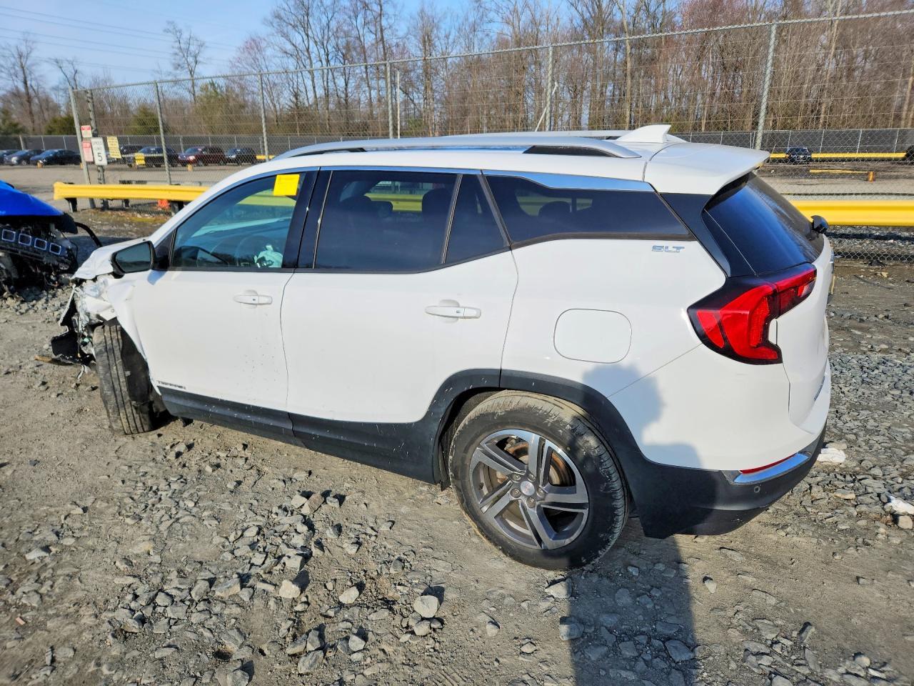 2019 GMC Terrain Slt - Image 2