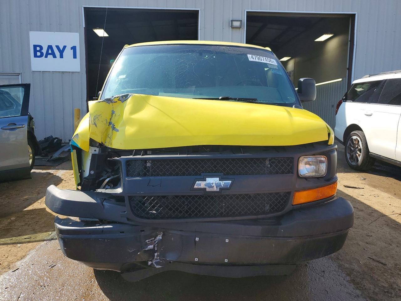 2015 Chevrolet Express G2500 - Фото 5