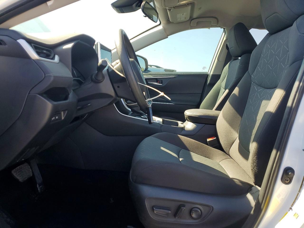 2025 Toyota Rav4 Hybrid Xle - Image 7
