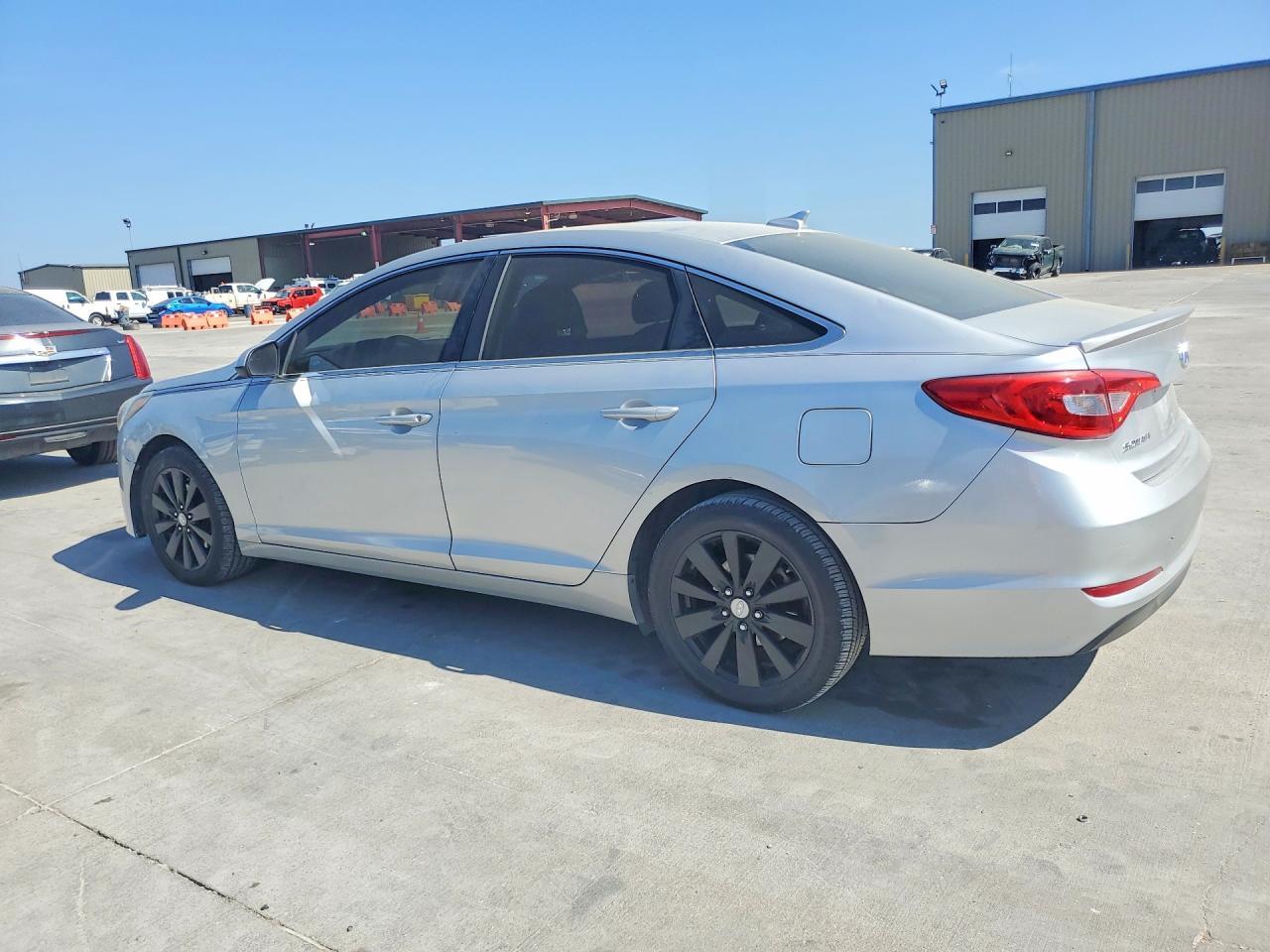 2016 Hyundai Sonata Se - Фото 2
