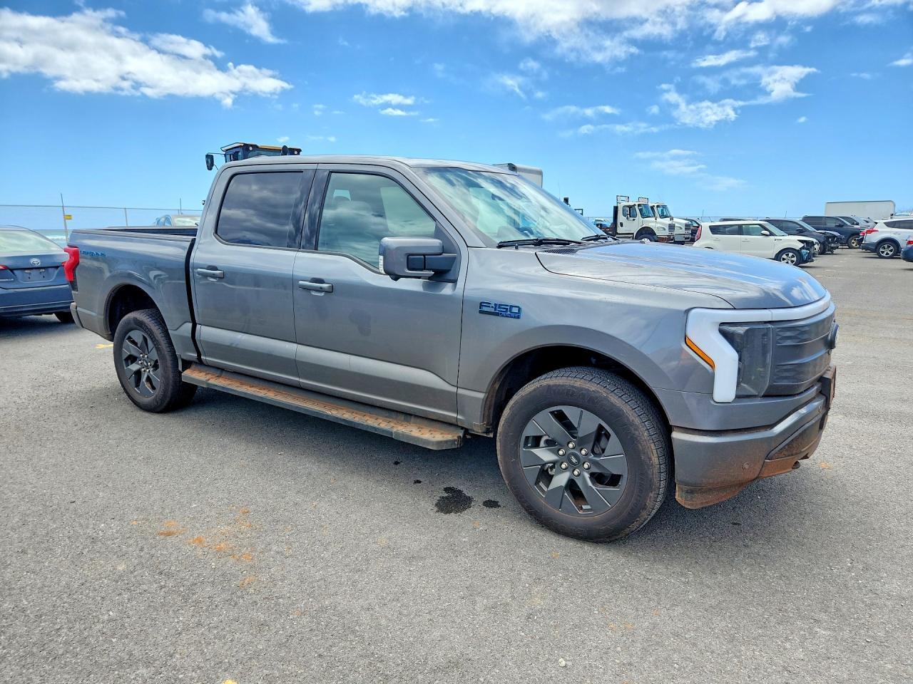 2025 Ford F150 Lightning Lariat - Фото 4