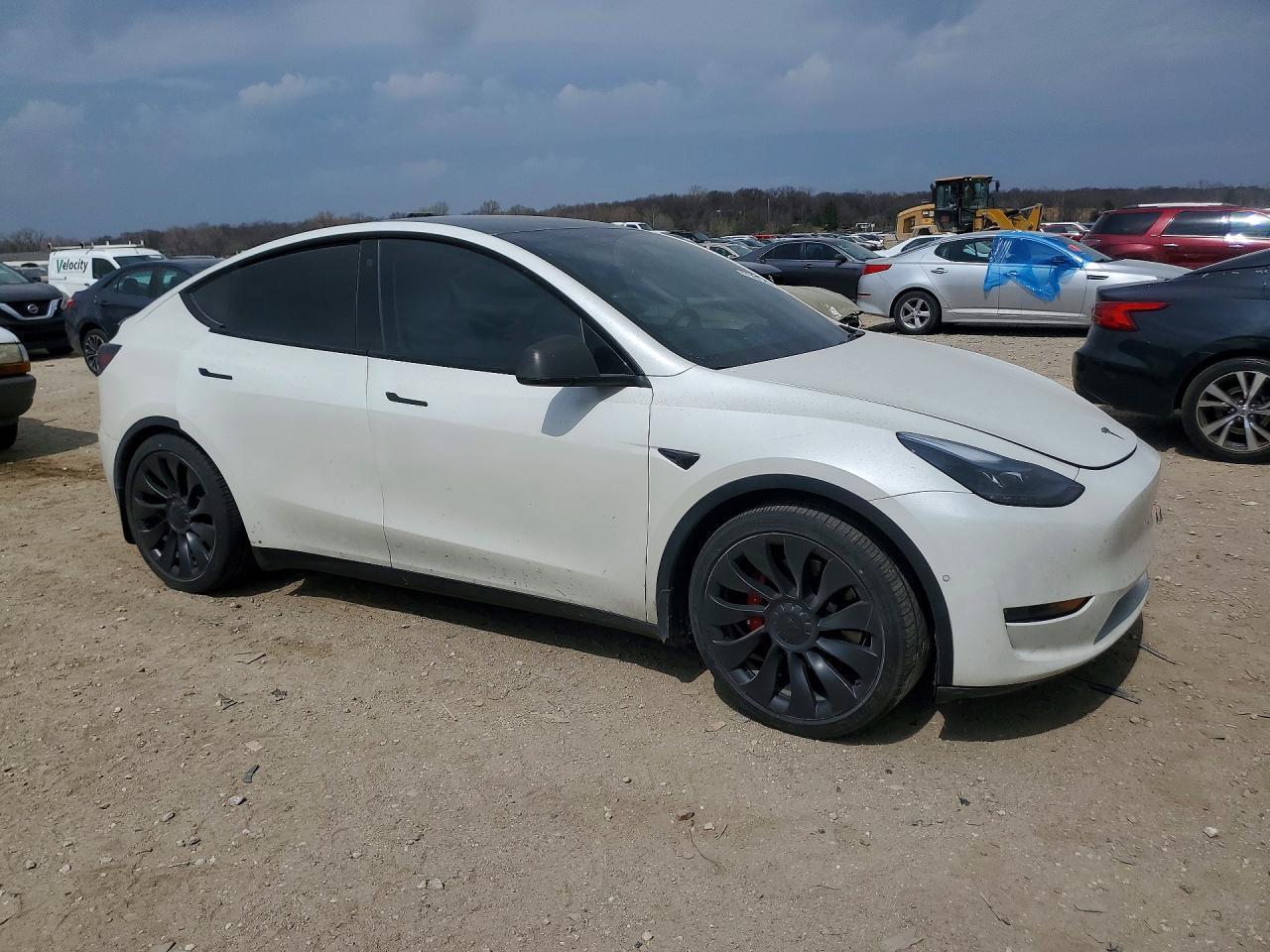 2022 Tesla Model Y - Фото 4