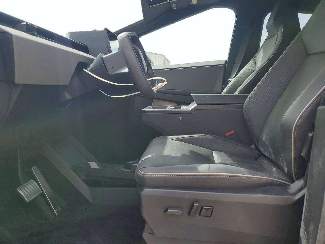 2025 Tesla Cybertruck - Фото 7
