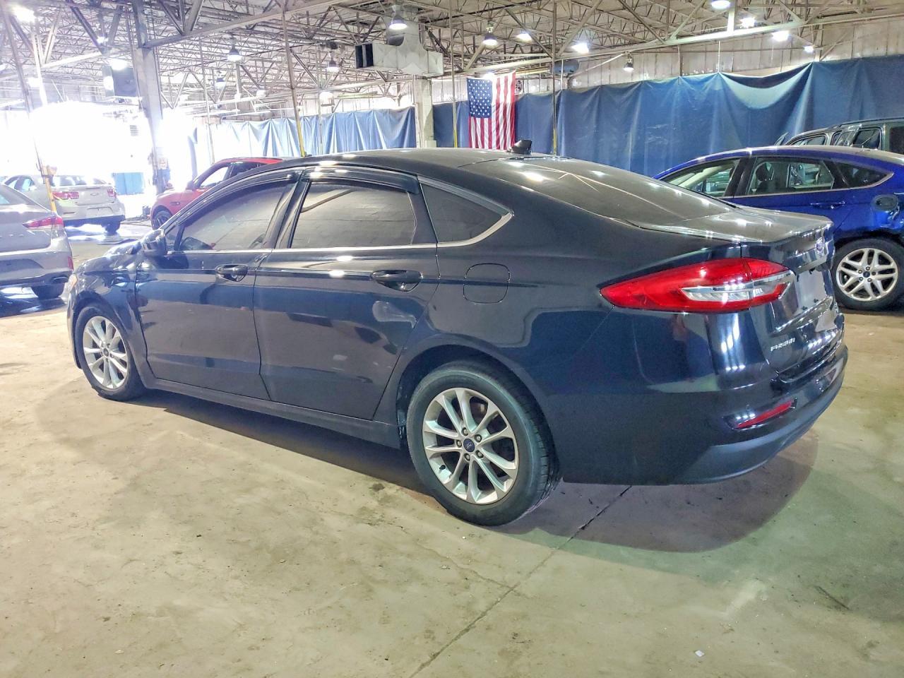 2020 Ford Fusion Se - Image 2