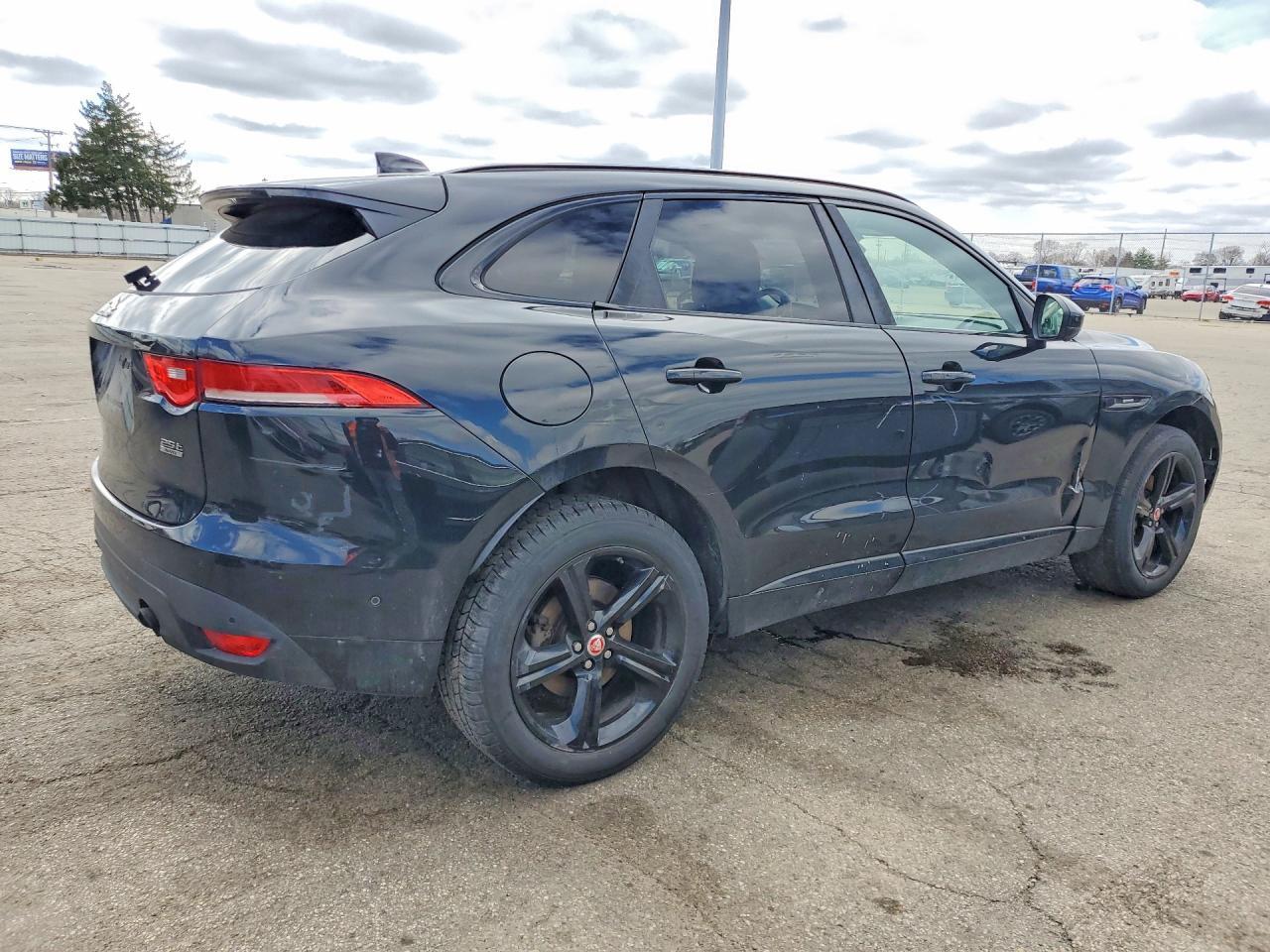 2018 Jaguar F-Pace R - Sport - Фото 3