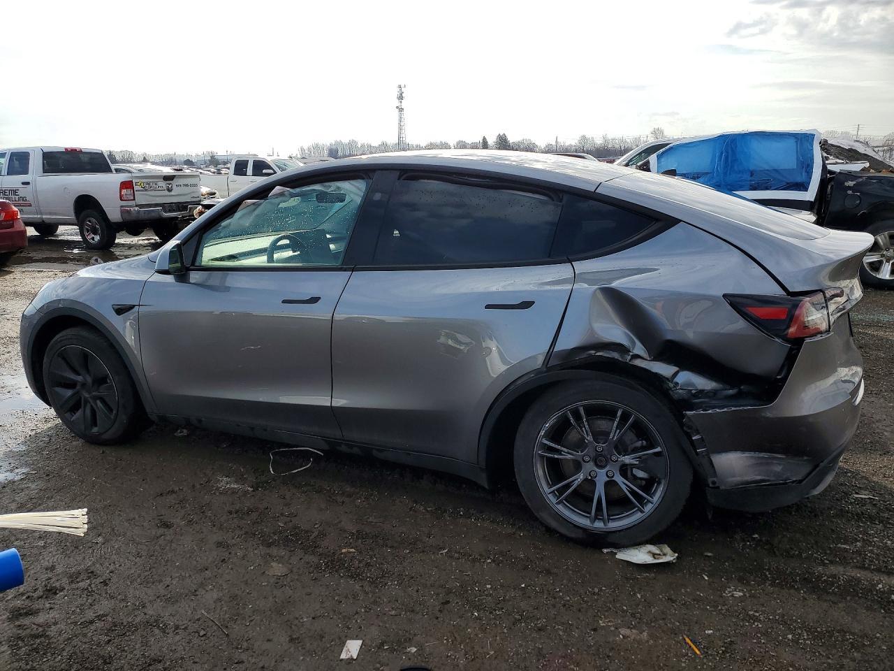 2025 Tesla Model Y - Image 2