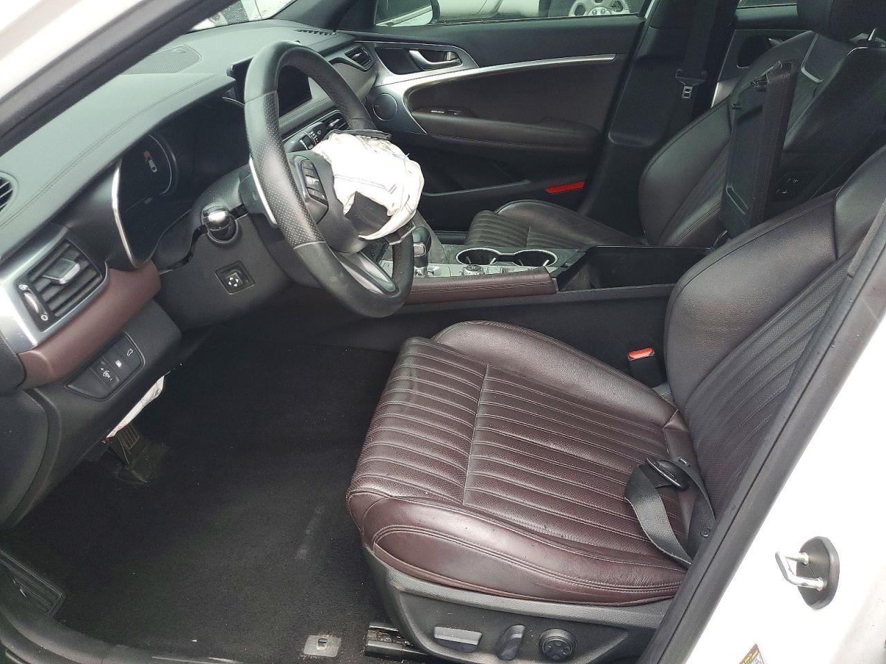 2022 Genesis G70 2.0T - Image 7