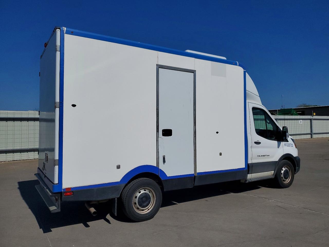2022 Ford Transit Delivery Truck - Фото 4