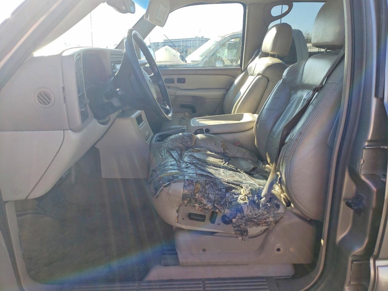 2002 Chevrolet Tahoe K1500 - Фото 7