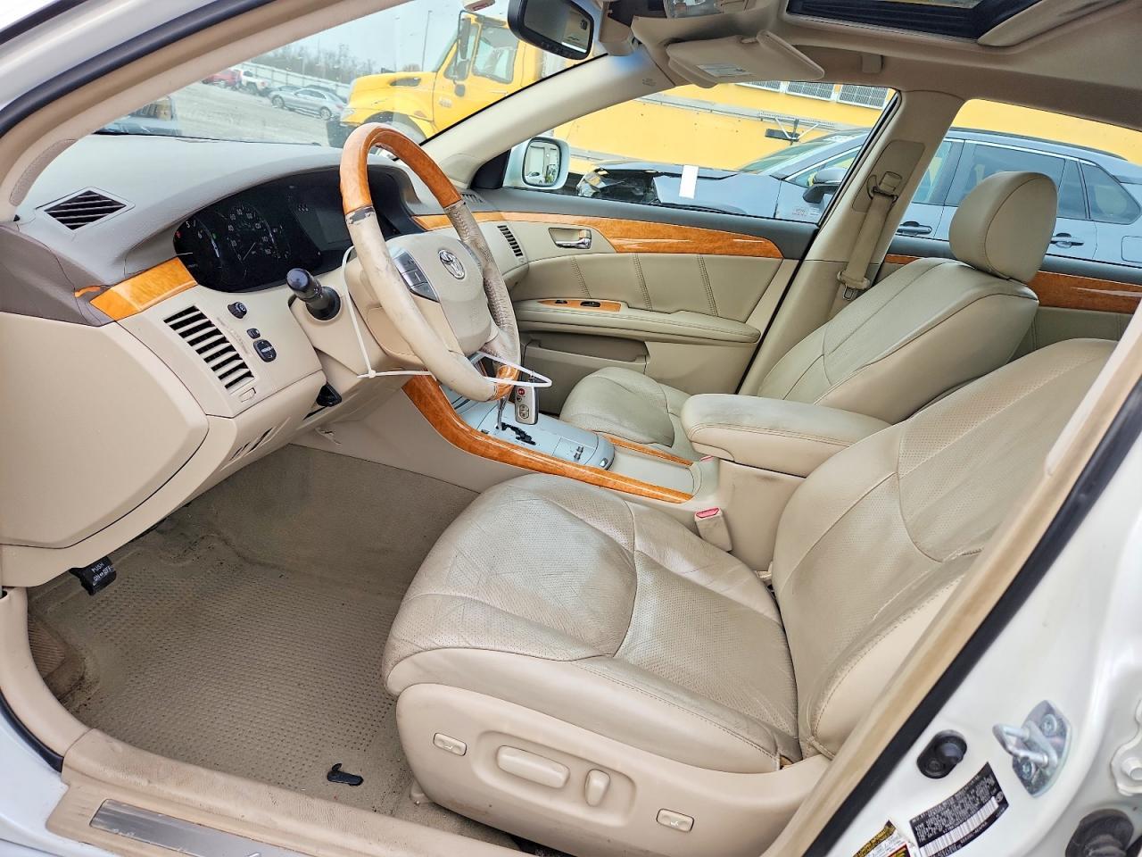 2007 Toyota Avalon - Image 7