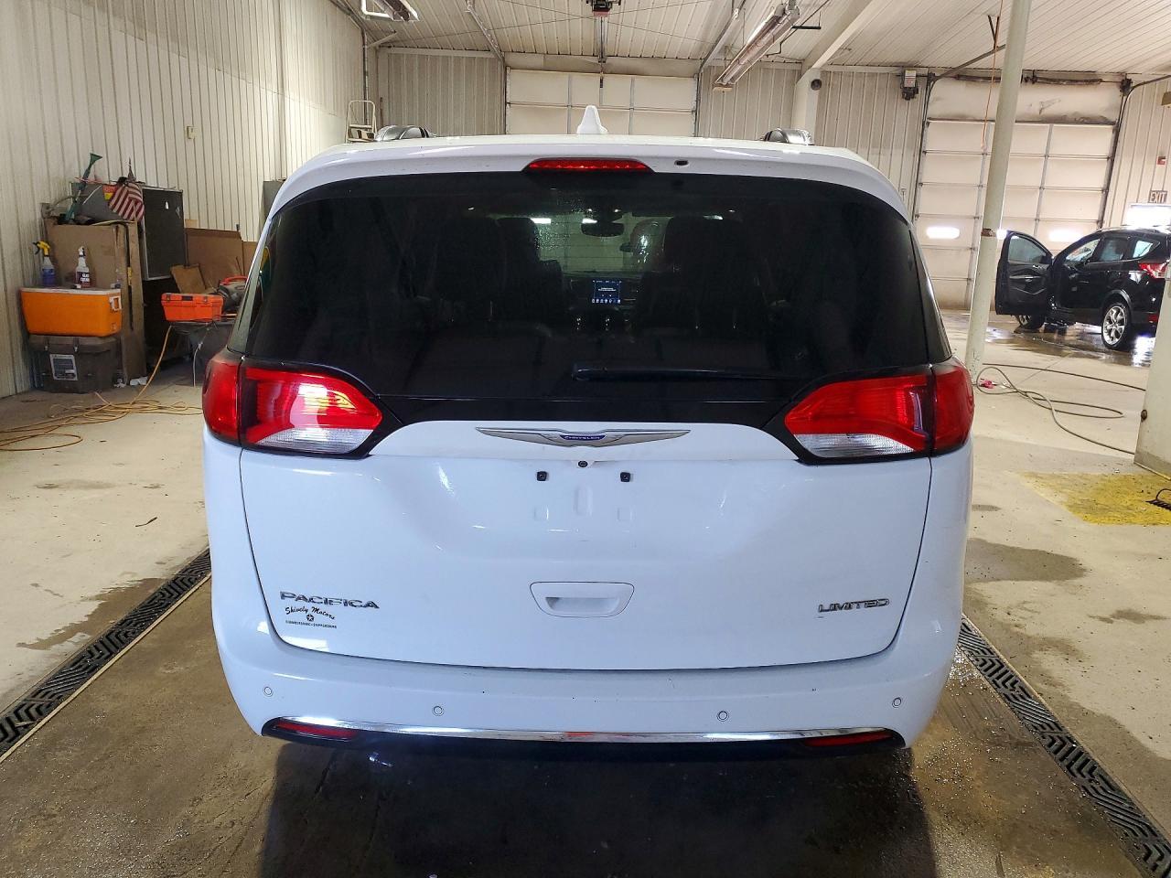 2019 Chrysler Pacifica Limited - Фото 6