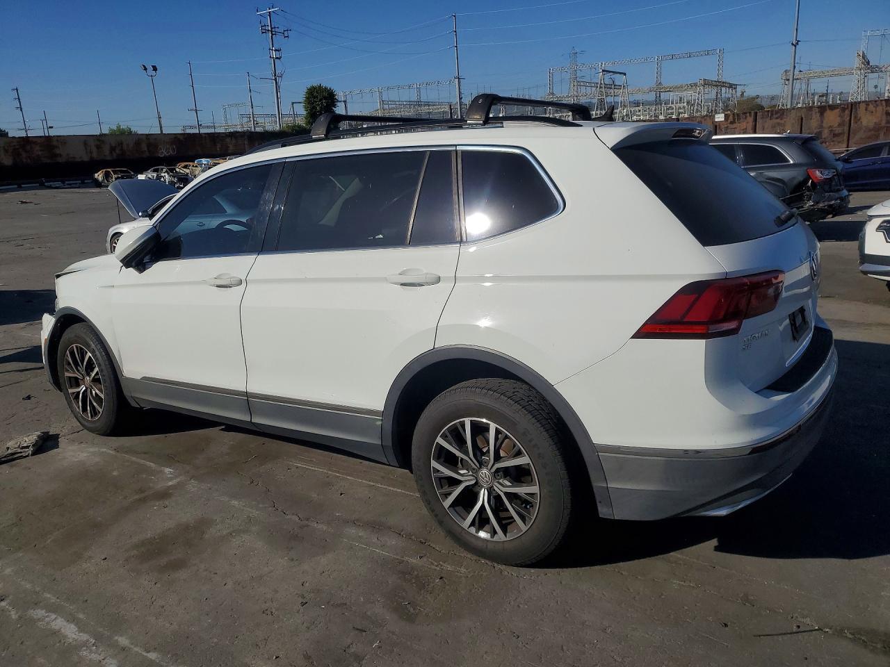 2018 Volkswagen Tiguan Se/ - Image 2