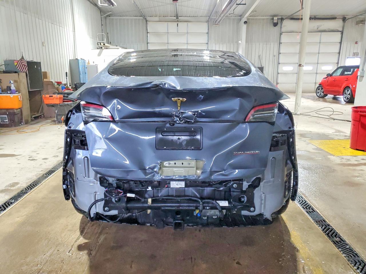 2023 Tesla Model Y - Image 6