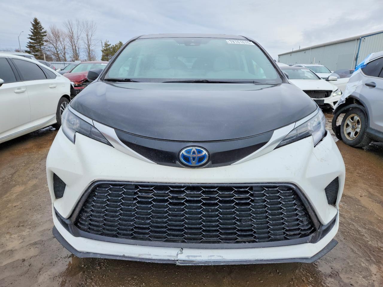 2021 Toyota Sienna Le - Image 5