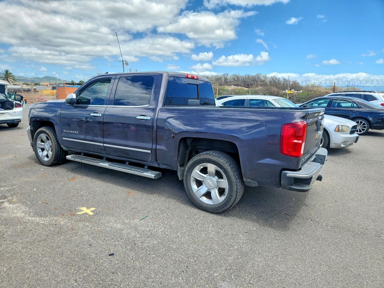 2016 Chevrolet Silverado - Фото 2