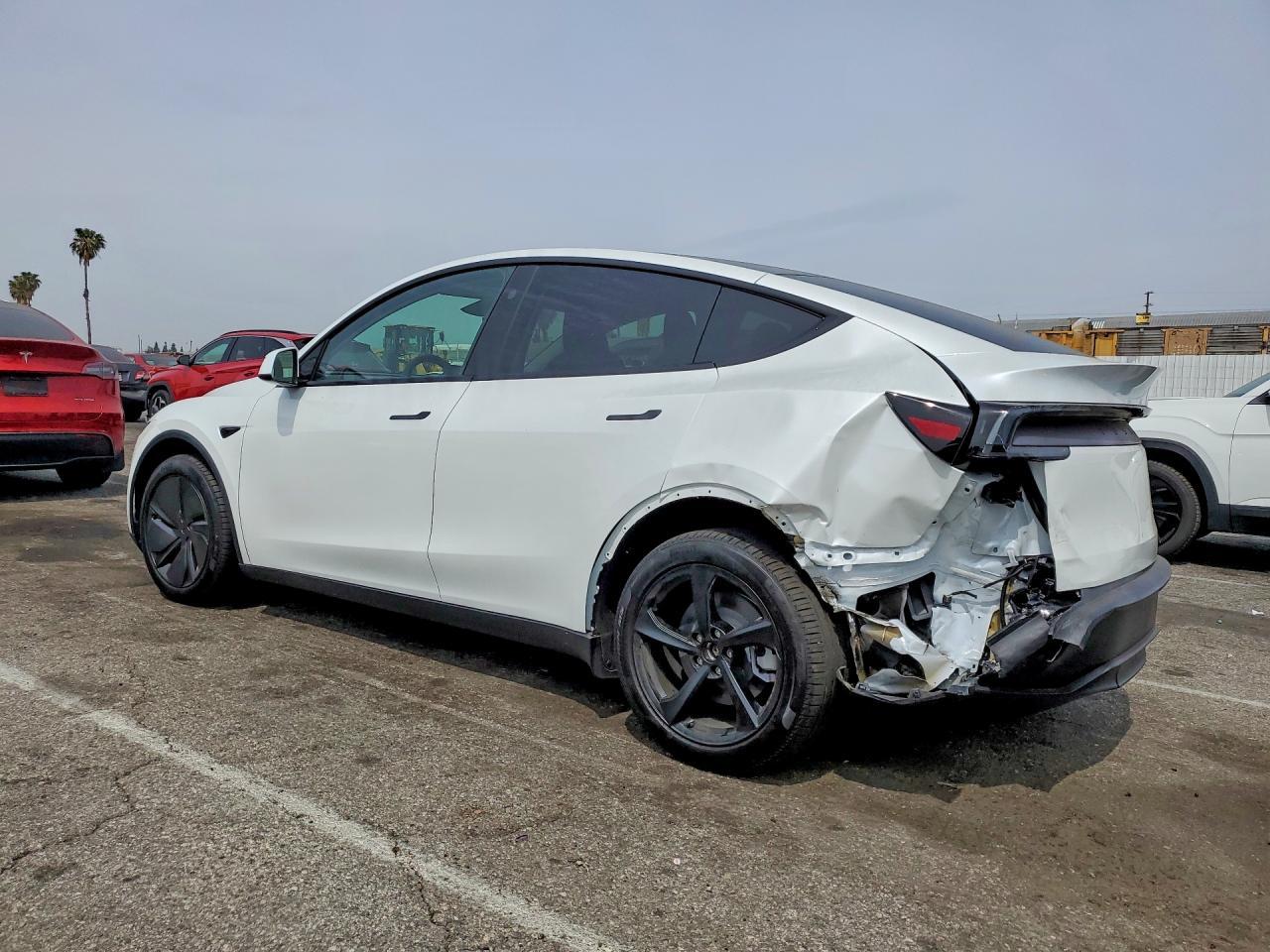 2026 Tesla Model Y - Image 2