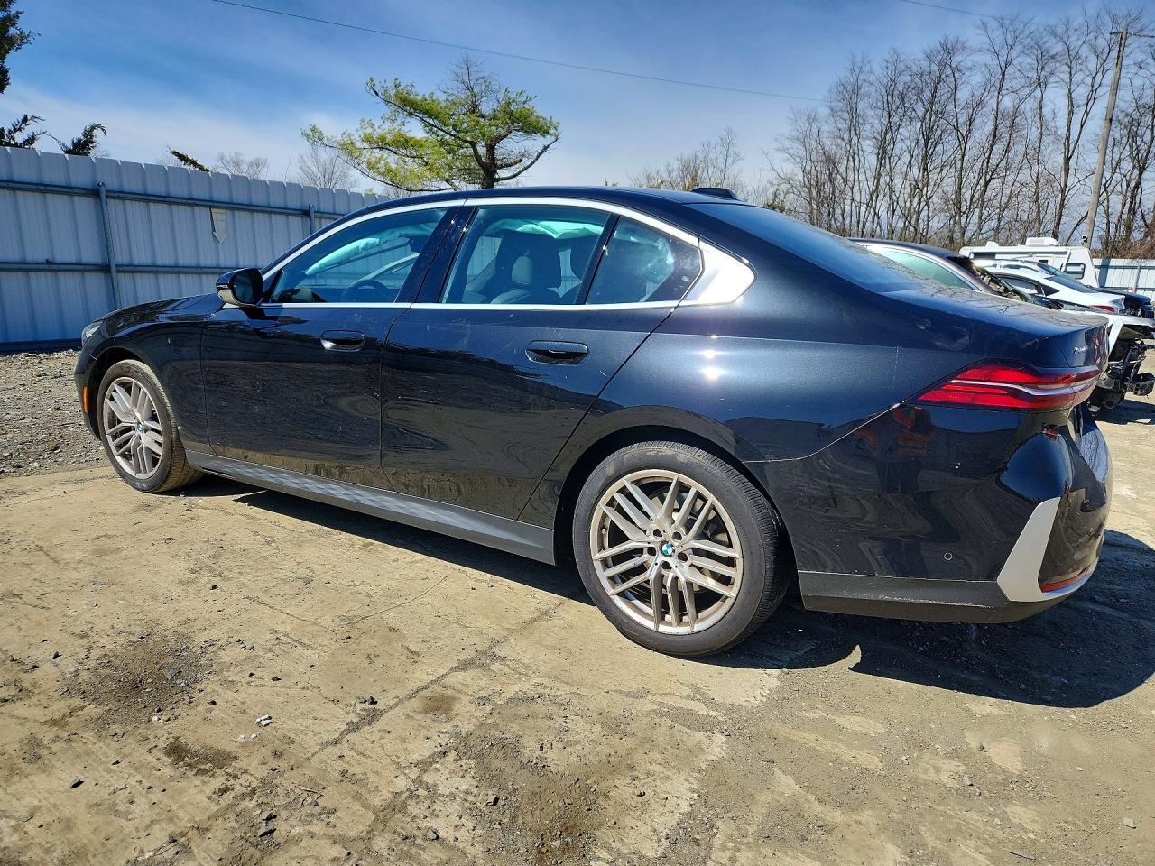 2024 BMW 530 Xi - Фото 2