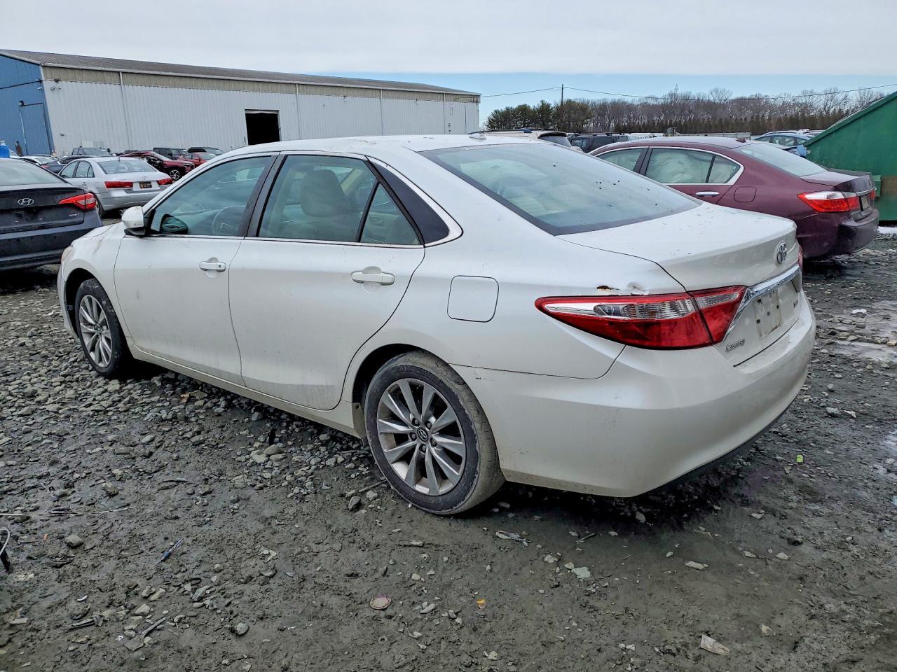 2017 Toyota Camry Xle - Фото 2