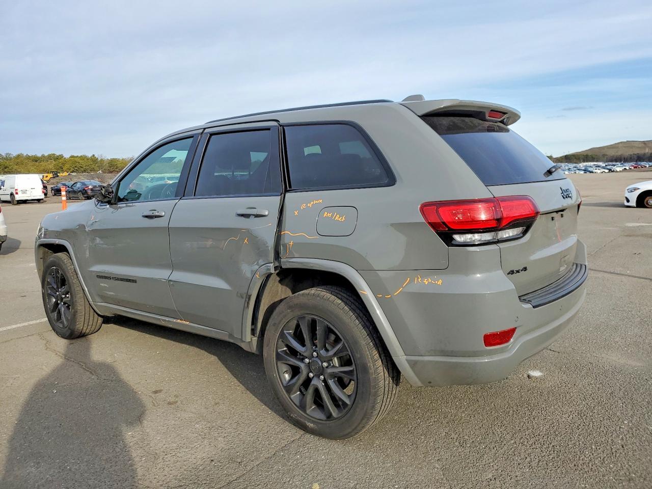 2020 Jeep Grand Cherokee Laredo - Image 2