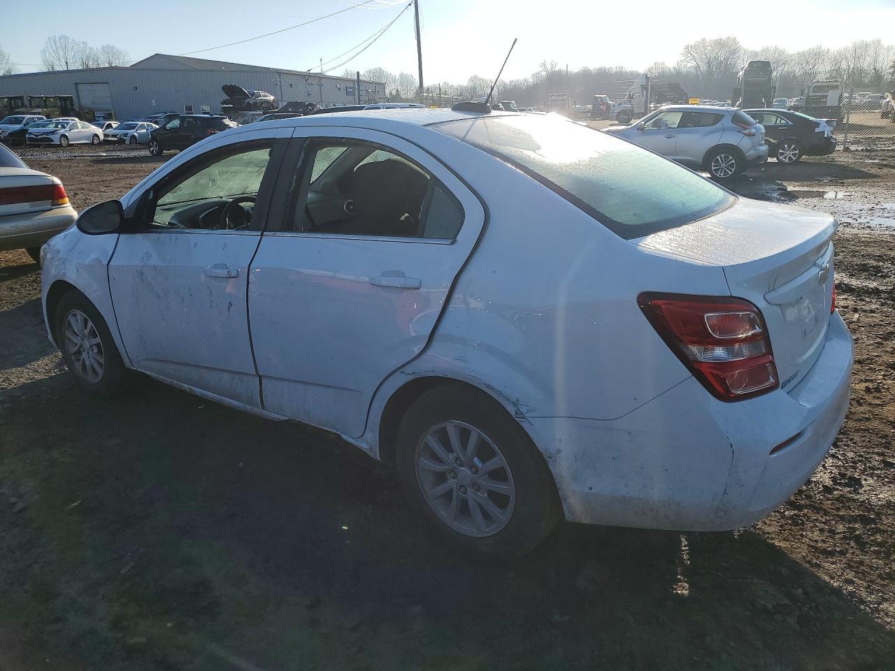 2017 Chevrolet Sonic Lt - Image 2