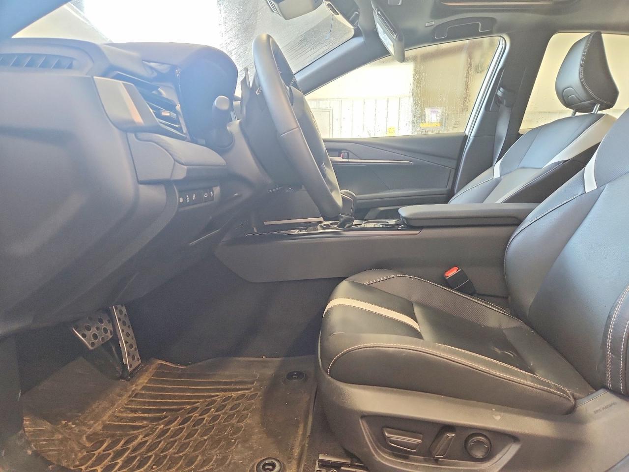 2025 Toyota Camry Se - Image 7