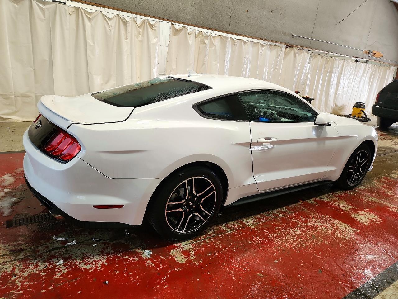 2022 Ford Mustang - Фото 3