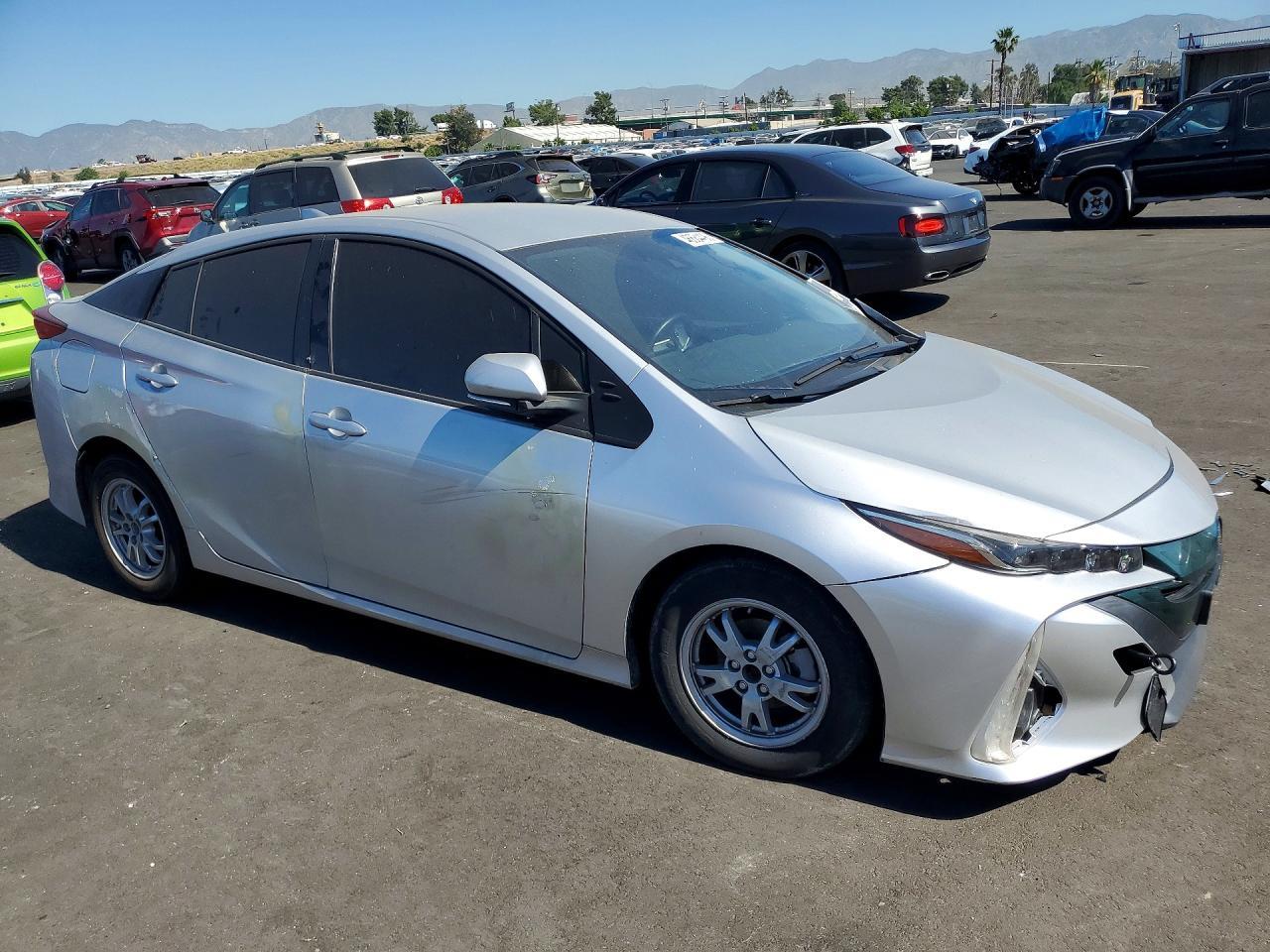 2019 Toyota Prius Prime Premium - Фото 4